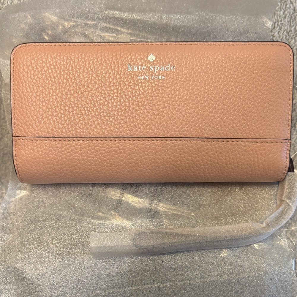 NWT Kate Spade “Mandy” Textured Wallet in color rosycheeks